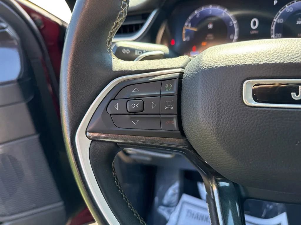 Used 2023 Jeep Grand Cherokee L Laredo image 17