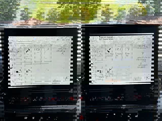 Used 2024 GMC Hummer EV 2X AWD/4WD image 13