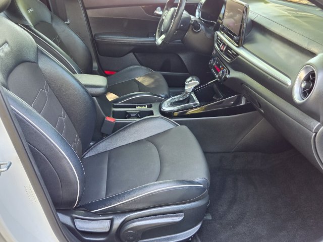 Used 2023 Kia Forte GT-Line w/ GT-Line Premium Package FWD image 16