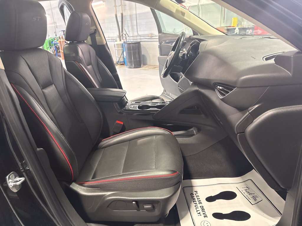 Used 2023 Buick Envision Essence w/ Sport Touring Package FWD image 30