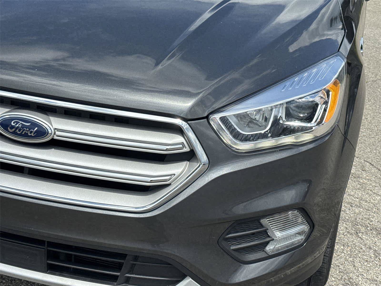 Used 2019 Ford Escape SEL AWD/4WD image 9