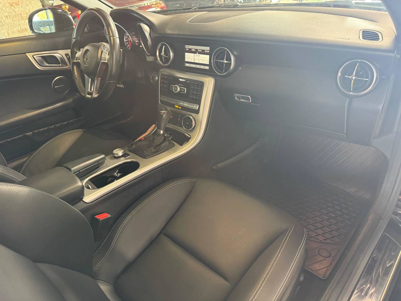 Used 2013 Mercedes-Benz SLK 250 image 9