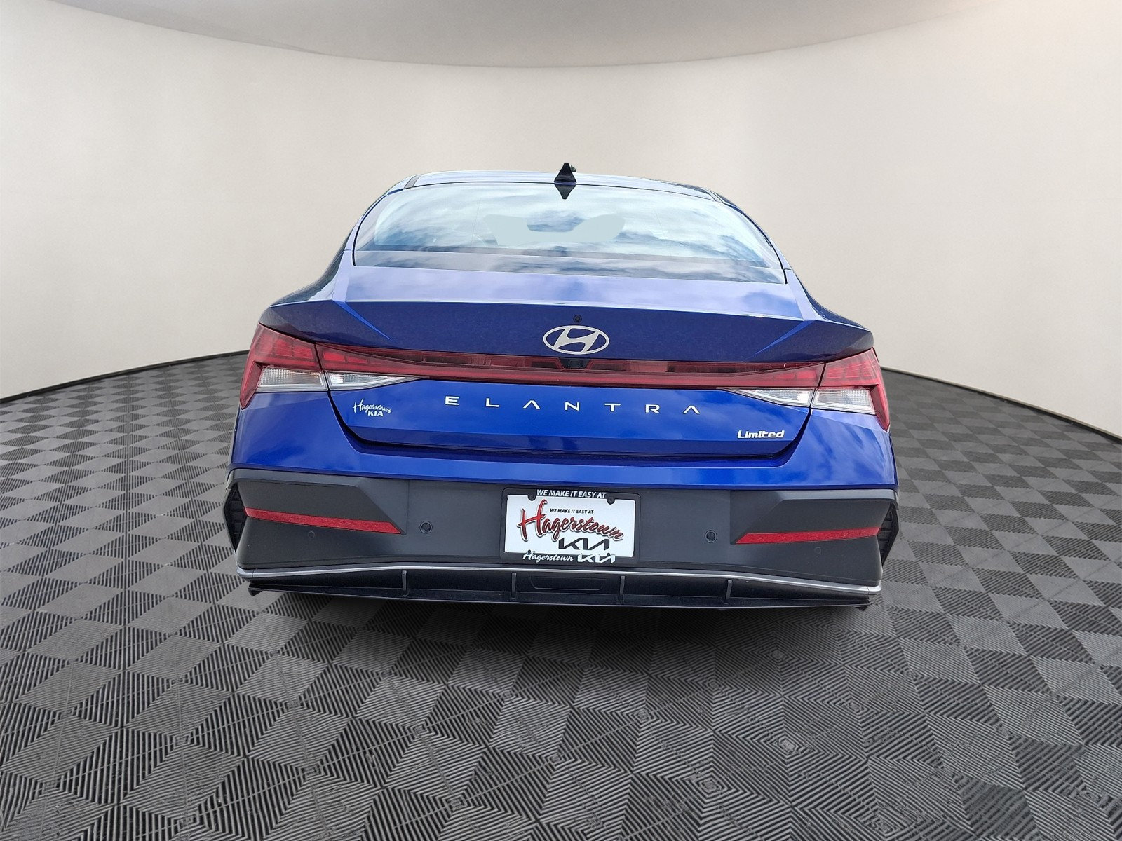 Used 2024 Hyundai Elantra Limited FWD image 5