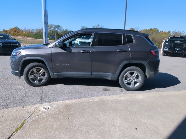 Used 2024 Jeep Compass Latitude AWD/4WD image 26