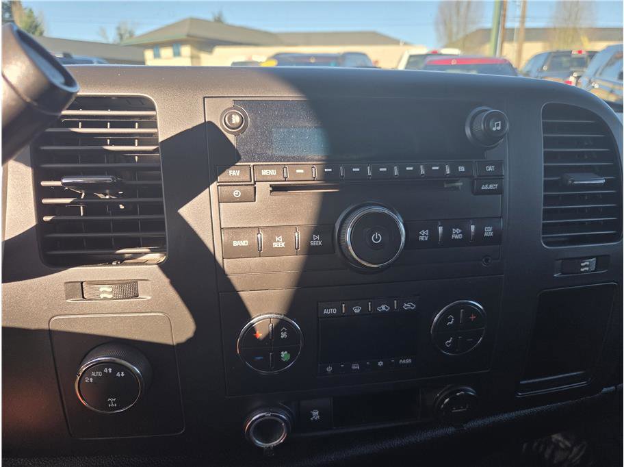 Used 2010 Chevrolet Silverado 1500 LT image 17