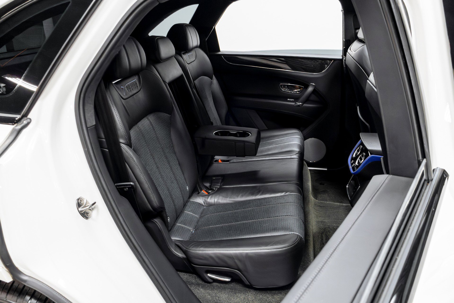 Used 2020 Bentley Bentayga Design Series image 25