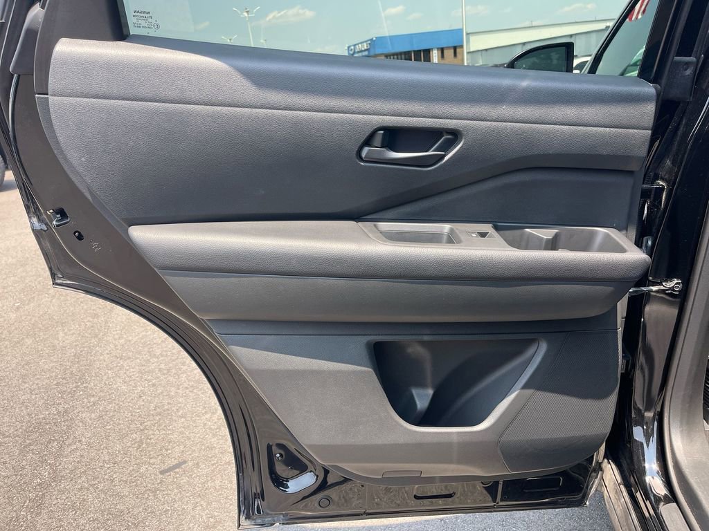 Used 2024 Nissan Pathfinder SV image 28