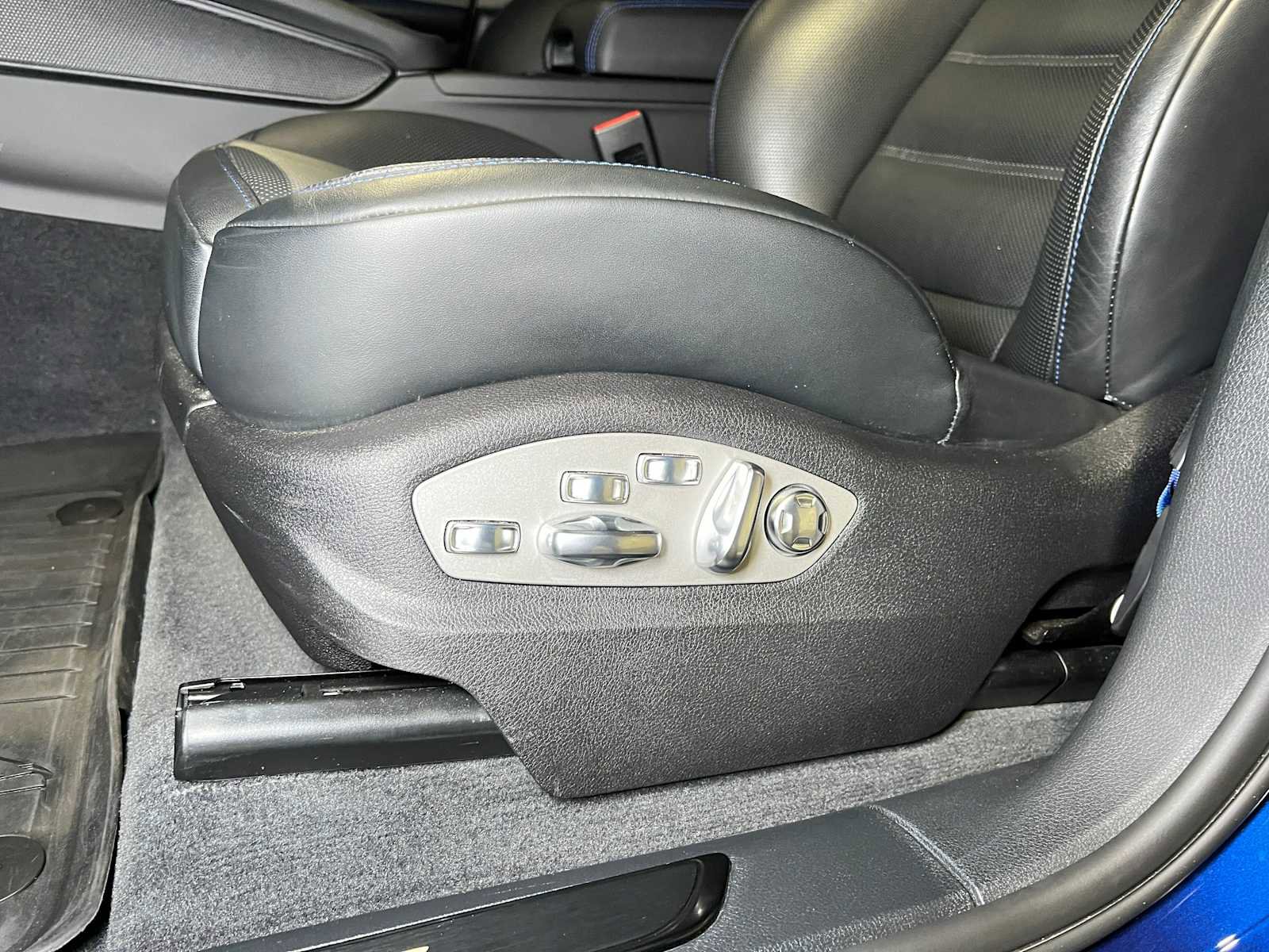 Used 2024 Porsche Macan GTS image 24