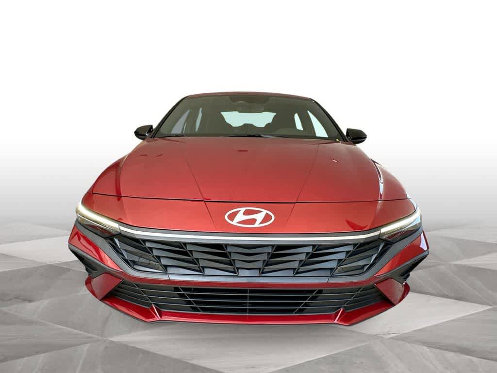 Used 2025 Hyundai Elantra Sport FWD image 3