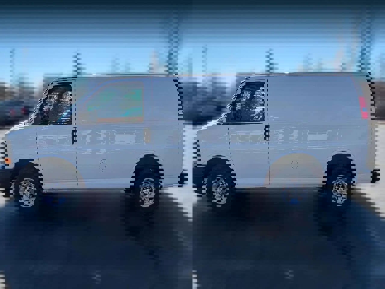 Used 2017 Chevrolet Express 2500 image 4