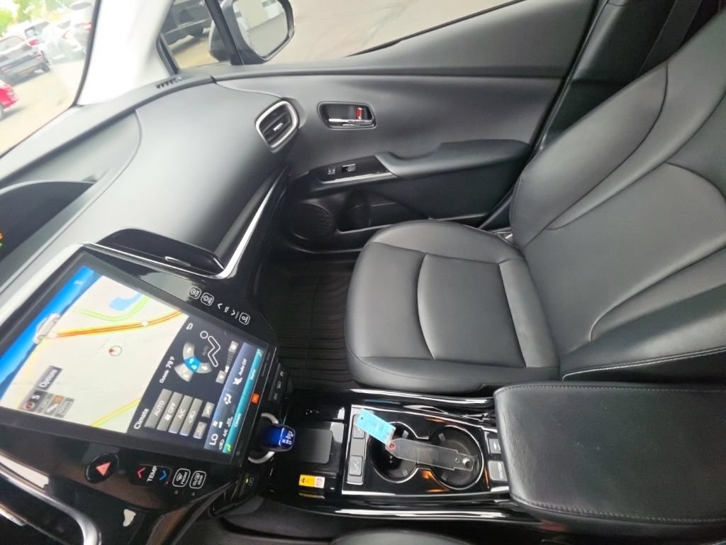 Used 2021 Toyota Prius Prime Limited w/ Carpet Mat Package (TMS) FWD image 24