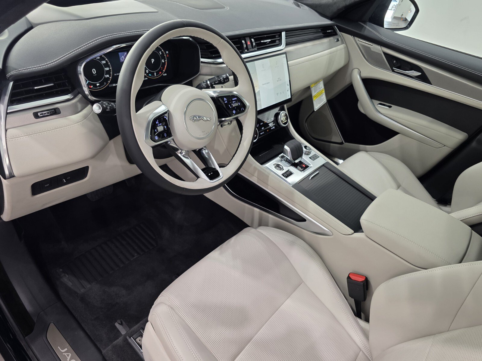 New 2026 Jaguar F-PACE R-Dynamic S AWD/4WD image 7