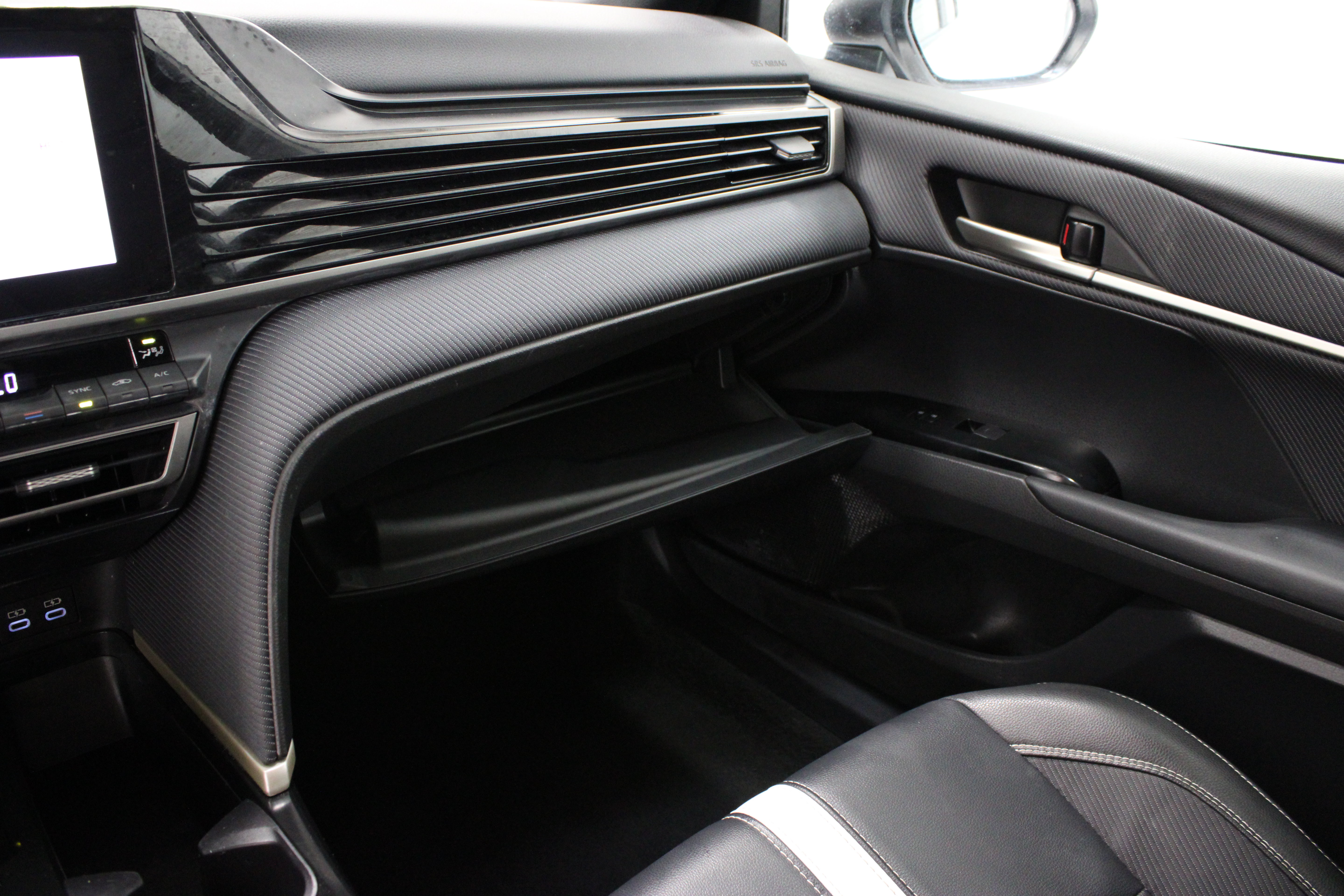 Certified 2025 Toyota Camry SE FWD image 22