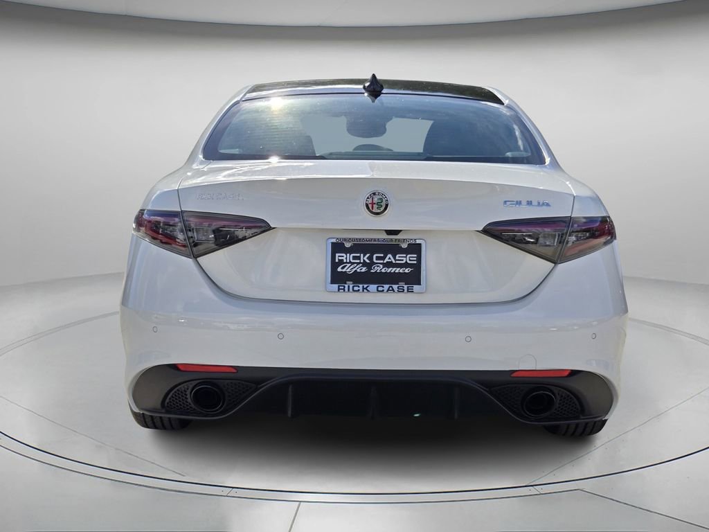New 2025 Alfa Romeo Giulia w/ Driving Assist Package image 4