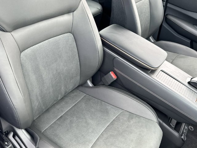 Certified 2024 Nissan Ariya AWD image 23