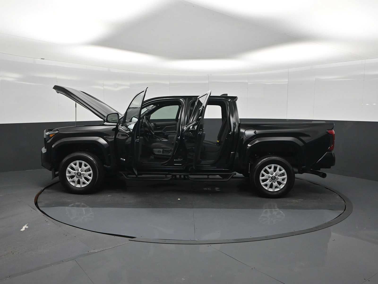 Used 2025 Toyota Tacoma SR5 RWD image 29