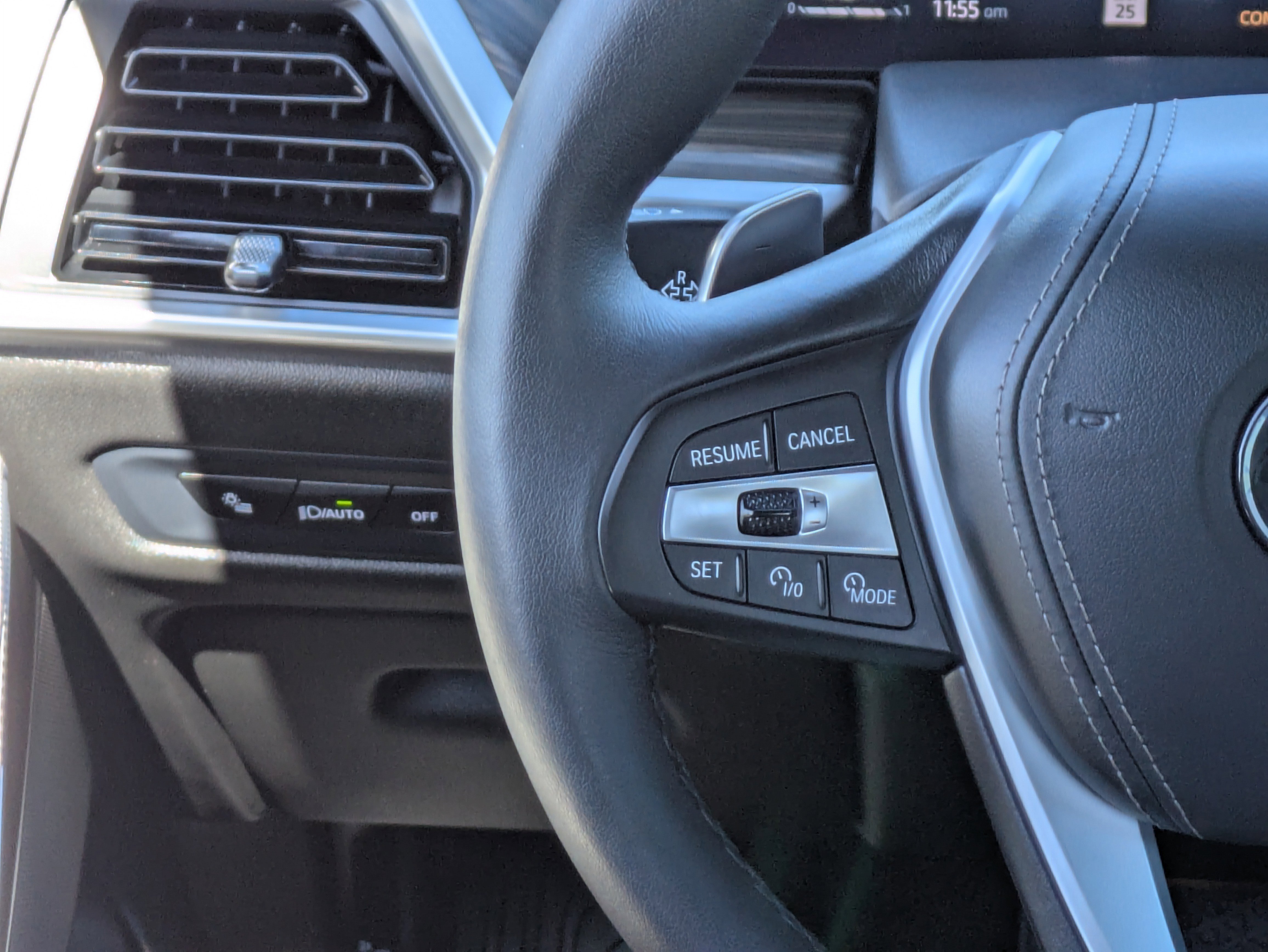 Used 2024 BMW X5 sDrive40i w/ Premium Package image 23