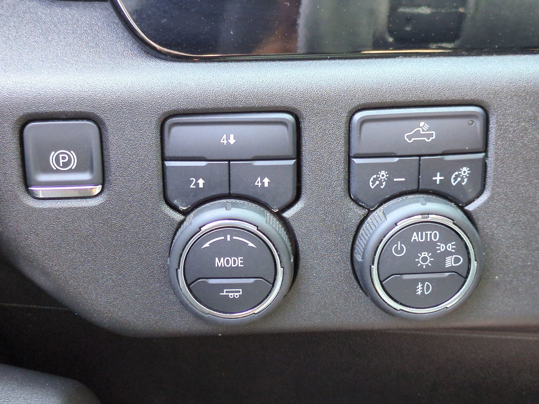 Used 2025 Chevrolet Silverado 2500 LT w/ Convenience Package AWD/4WD image 19