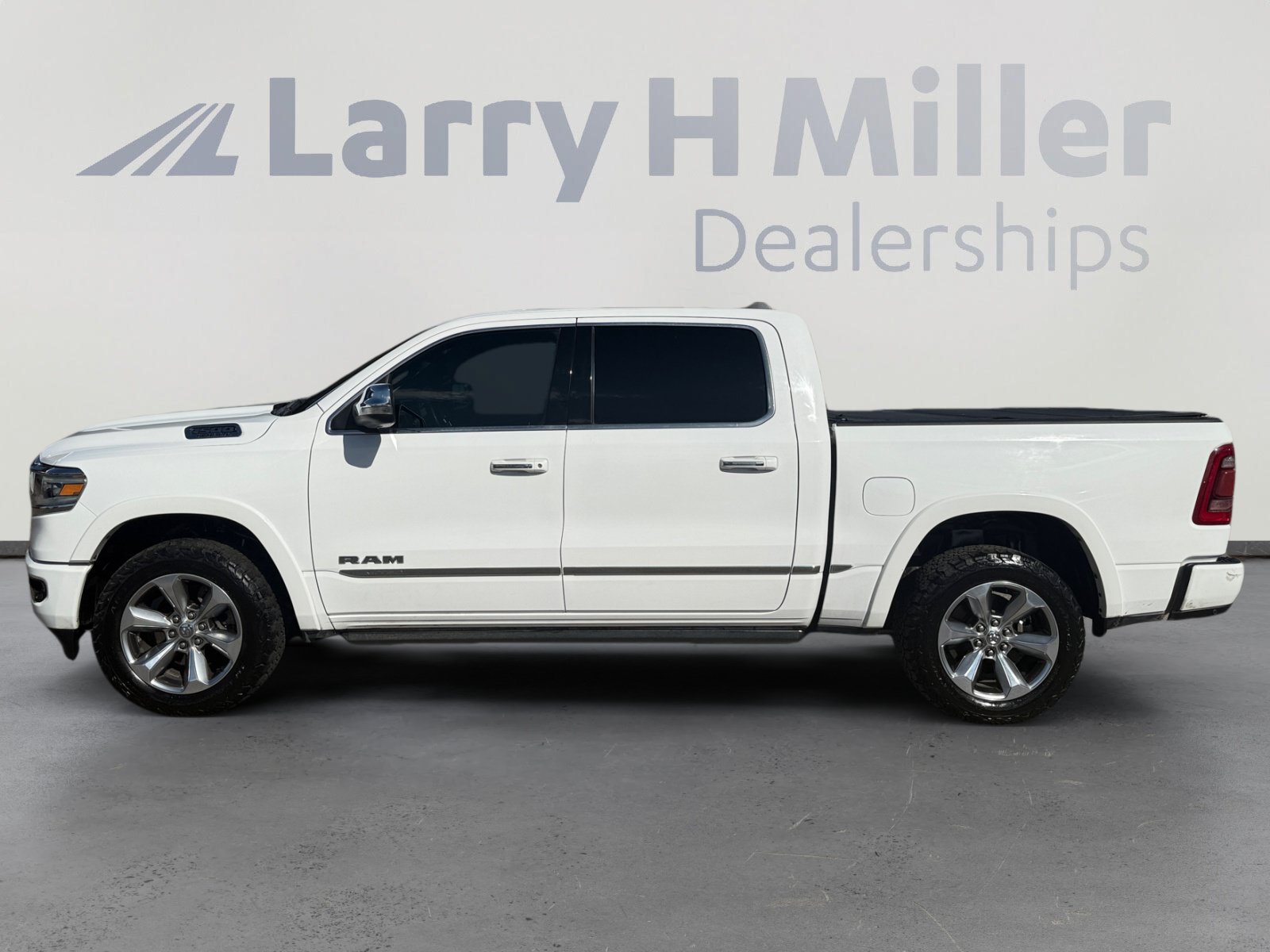 Used 2020 RAM 1500 Limited AWD/4WD image 2