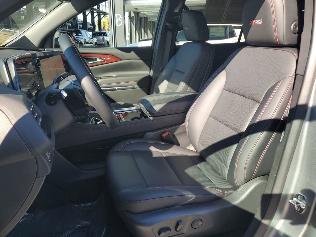 Used 2025 Chevrolet Traverse Z71 AWD/4WD image 19