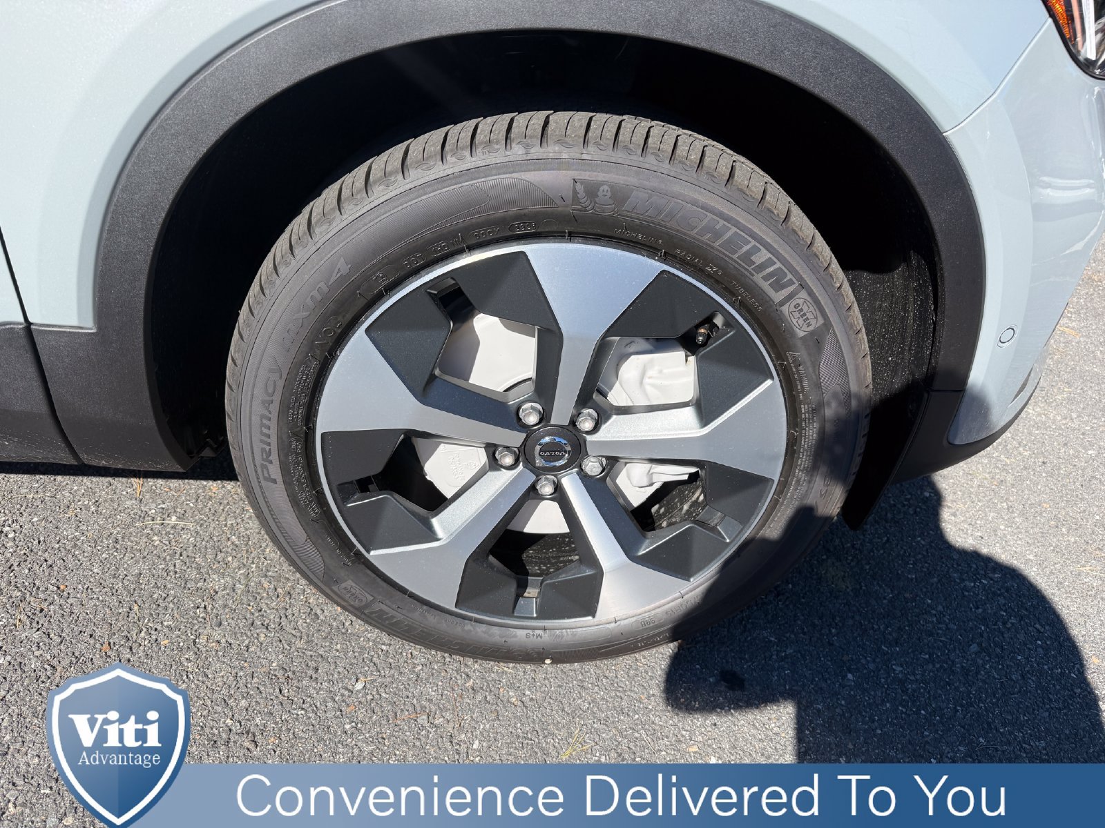 New 2026 Volvo XC40 B5 Plus w/ Protection Package Premier AWD/4WD image 10