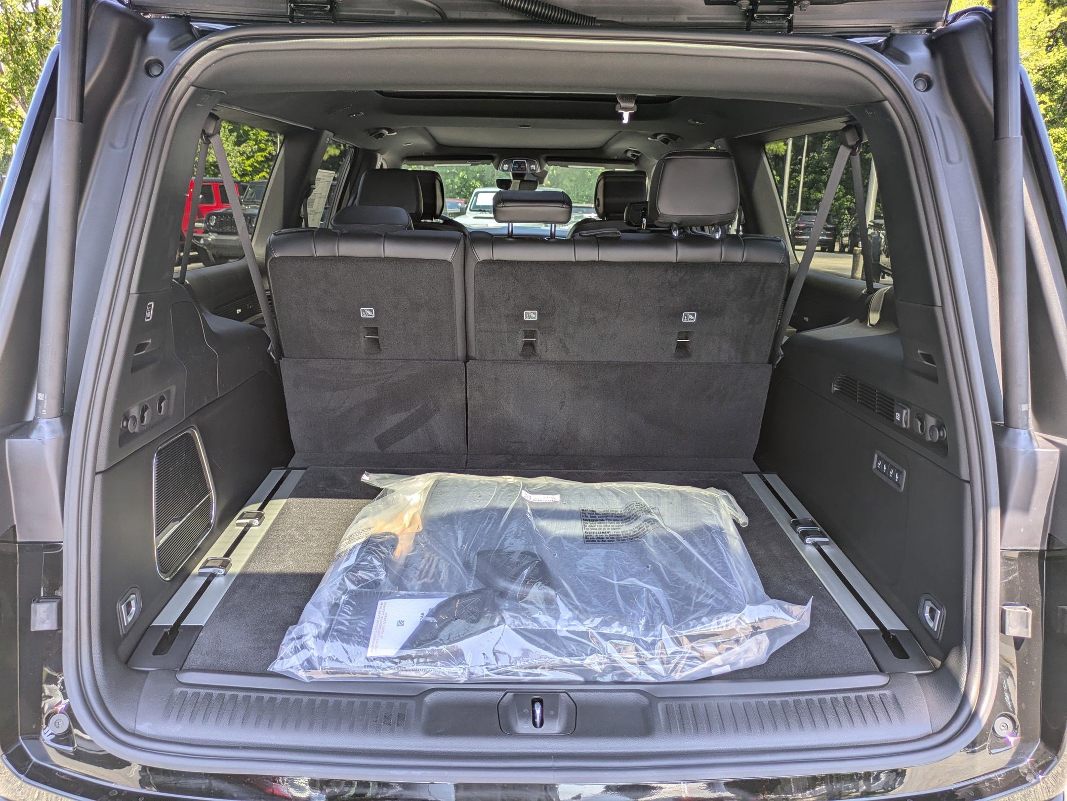 New 2025 Jeep Wagoneer L Series II w/ Convenience Group I image 27