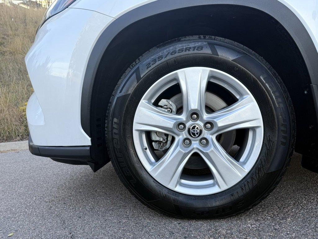 Used 2023 Toyota Highlander LE image 37