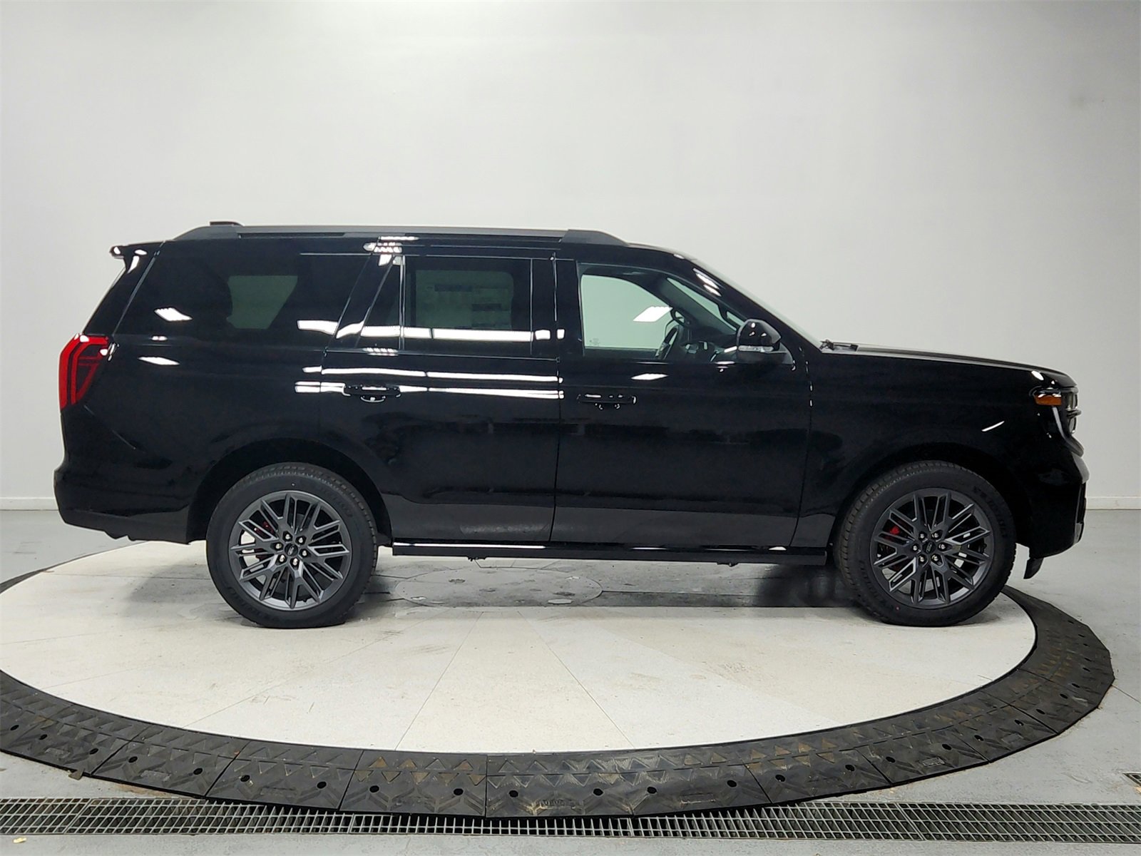 New 2025 Ford Expedition Platinum image 8