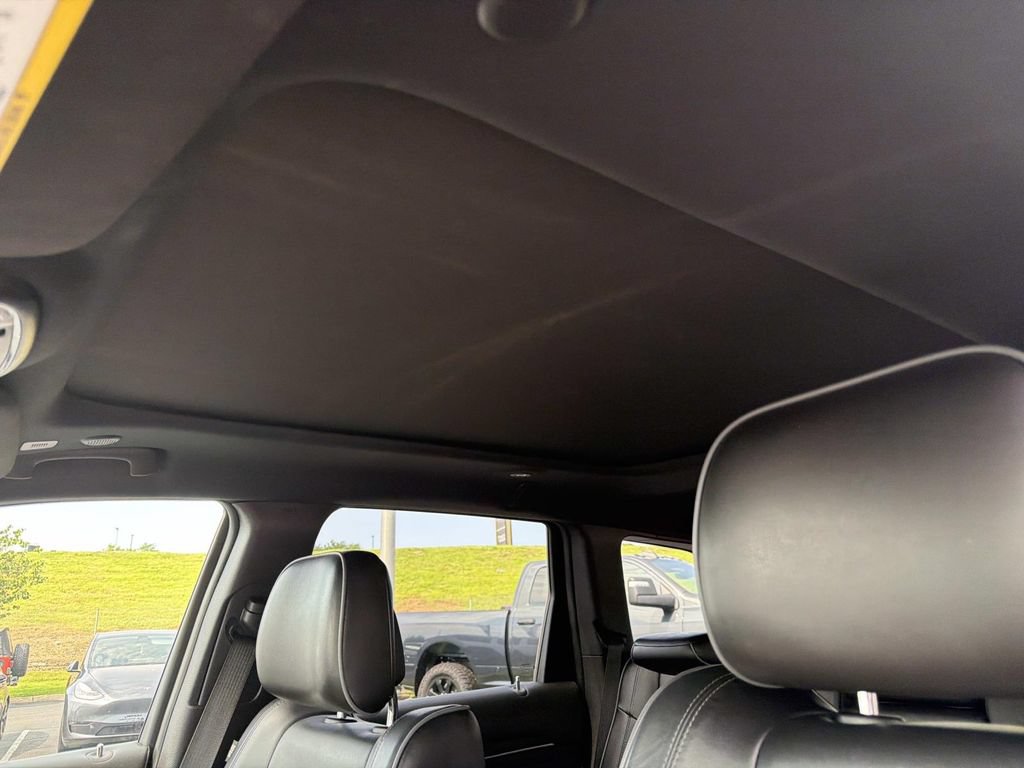 Used 2020 Jeep Grand Cherokee Overland AWD/4WD image 23