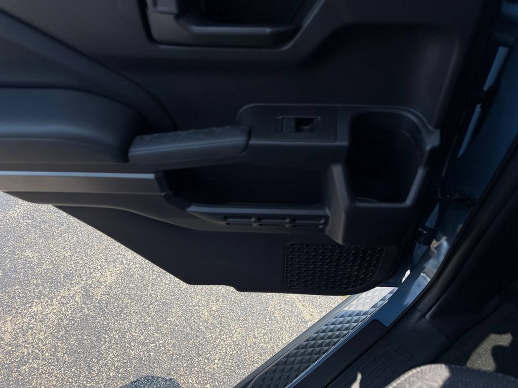 Used 2025 Toyota 4Runner SR5 RWD image 21