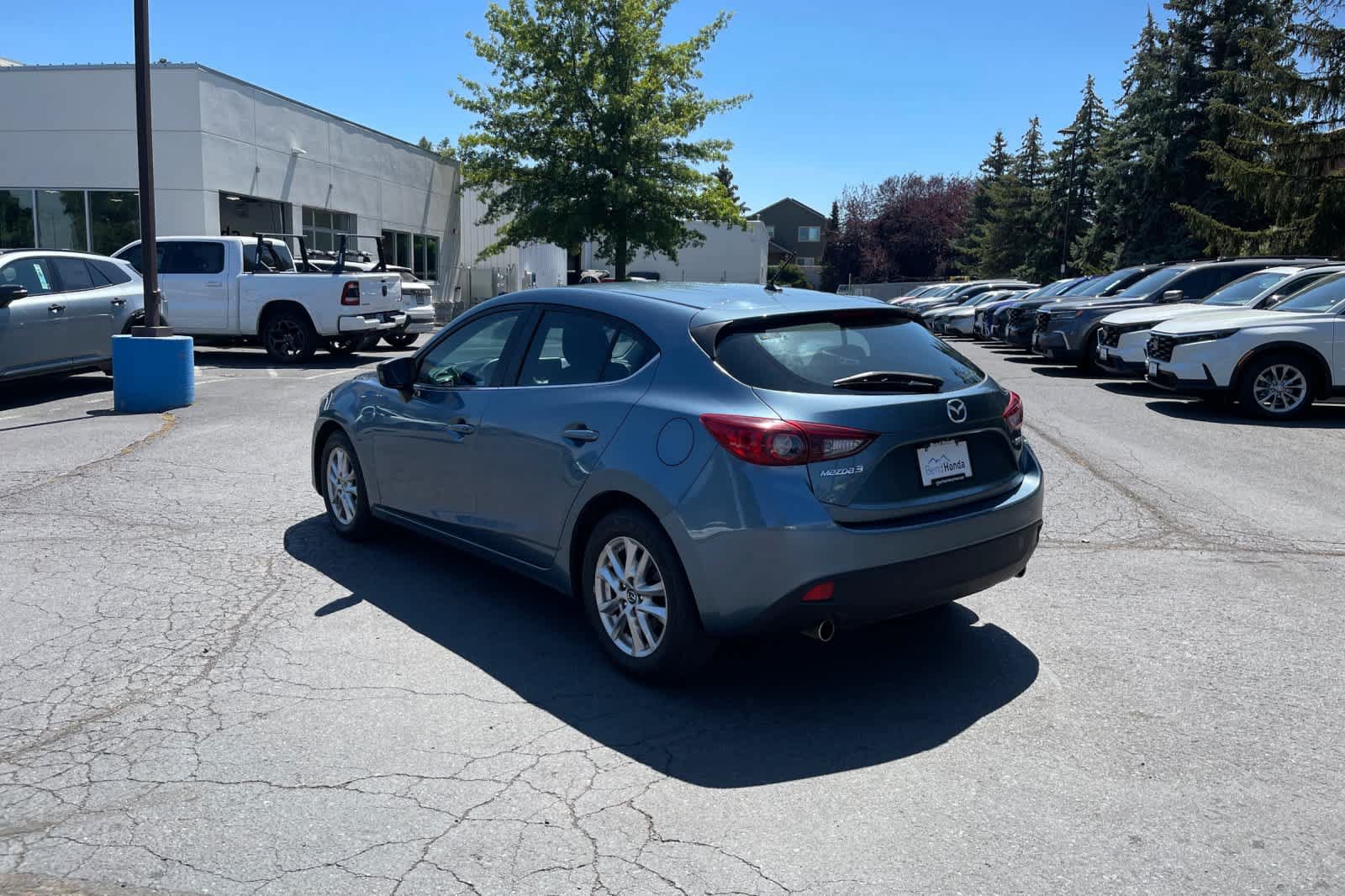 Used 2015 MAZDA MAZDA3 i Touring FWD image 3