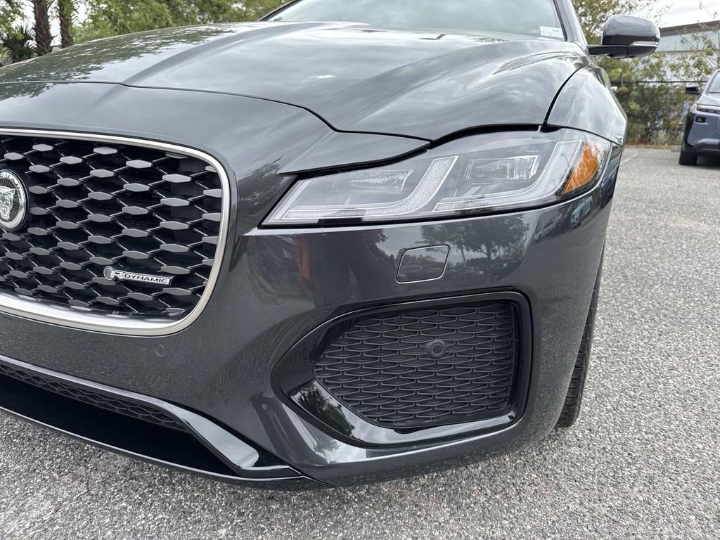 Used 2024 Jaguar XF R-Dynamic SE image 10