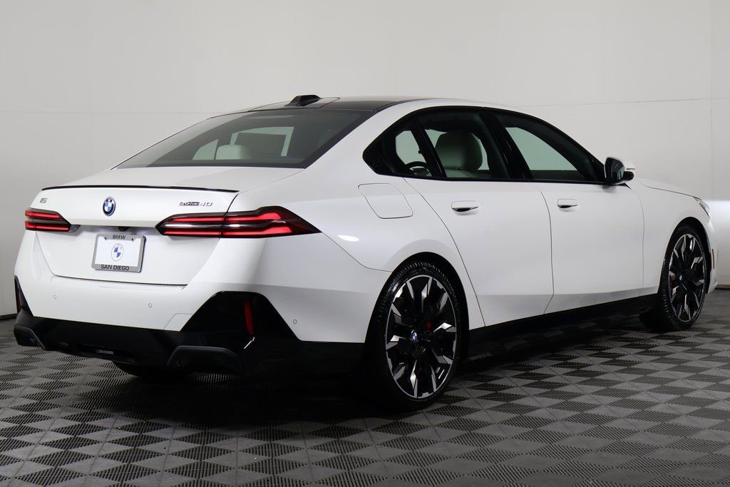 New 2026 BMW i5 eDrive40 w/ Executive Package image 2