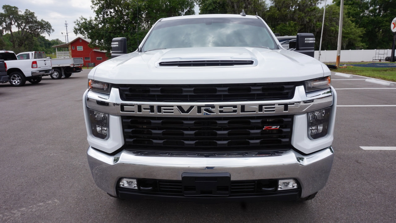 Used 2022 Chevrolet Silverado 2500 LT w/ Convenience Package image 2