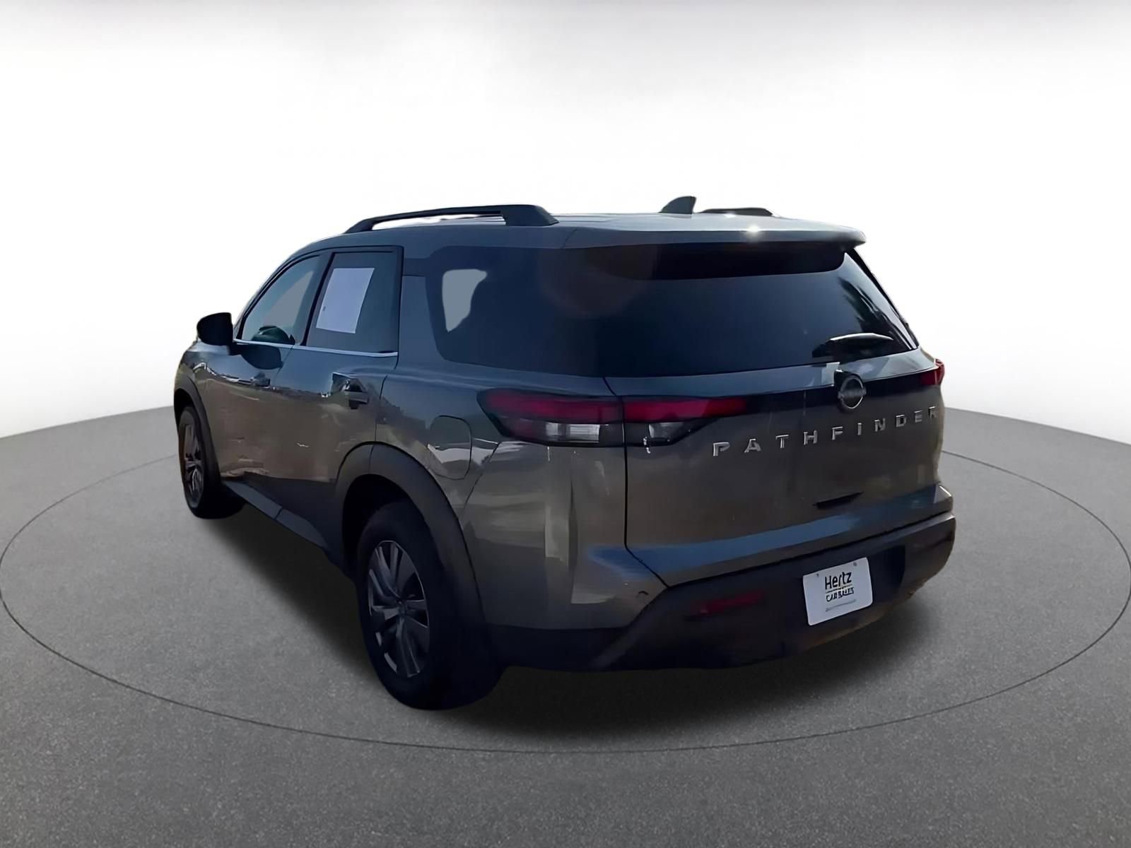 Used 2025 Nissan Pathfinder SV image 11