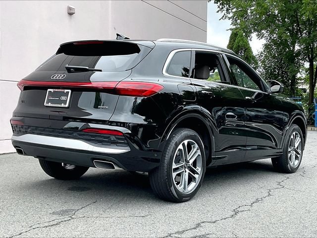Used 2025 Audi Q5 Premium w/ Convenience Package AWD/4WD image 8