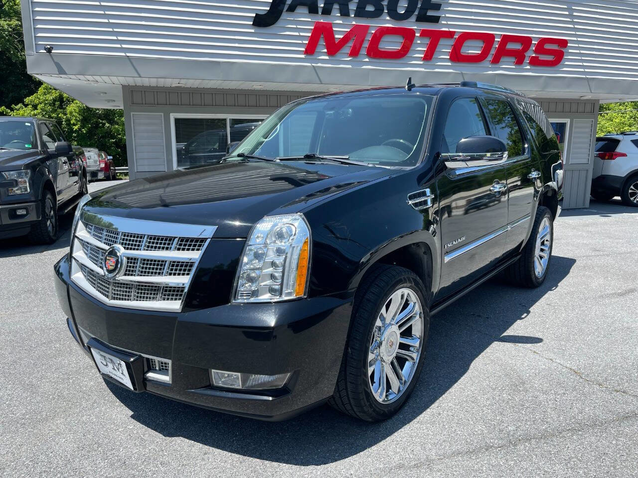 Used 2014 Cadillac Escalade Platinum image 4