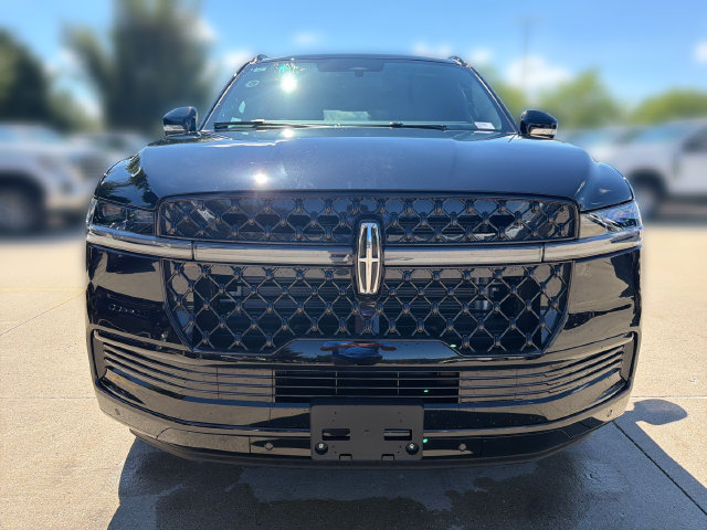New 2026 Lincoln Navigator Reserve w/ Jet Appearance Package AWD/4WD image 12