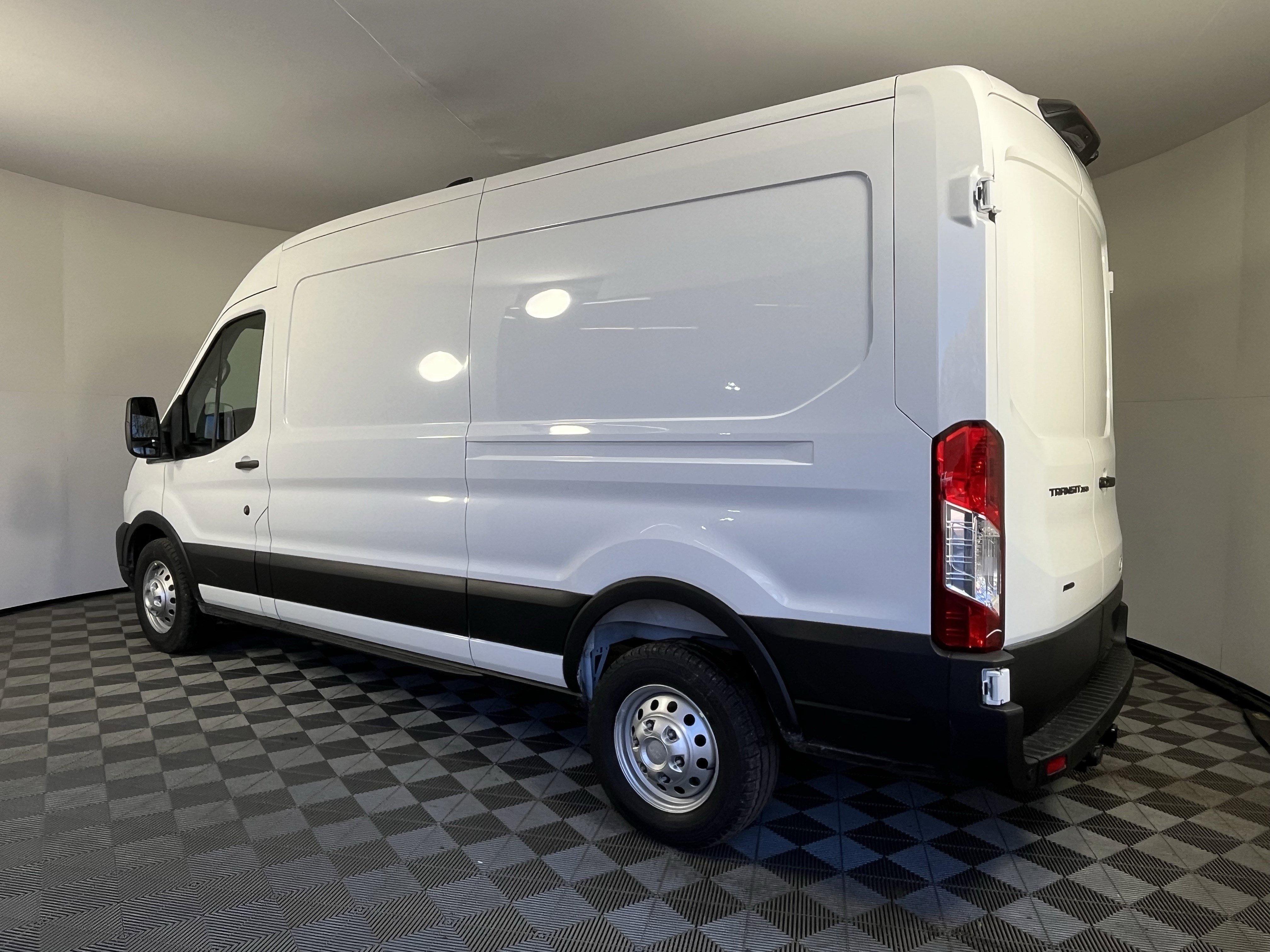 New 2026 Ford Transit 250 148 Medium Roof Extended AWD image 3