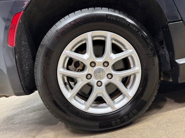 Used 2020 Chrysler Pacifica Touring-L image 43