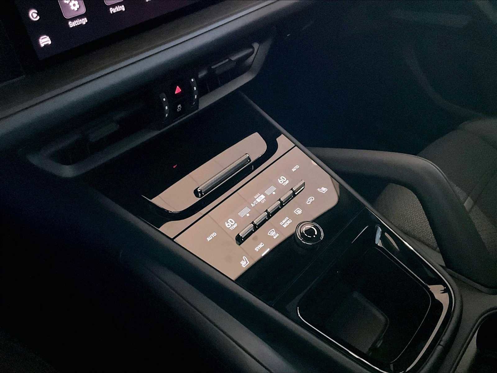 Used 2025 Porsche Cayenne GTS w/ Premium Package image 20