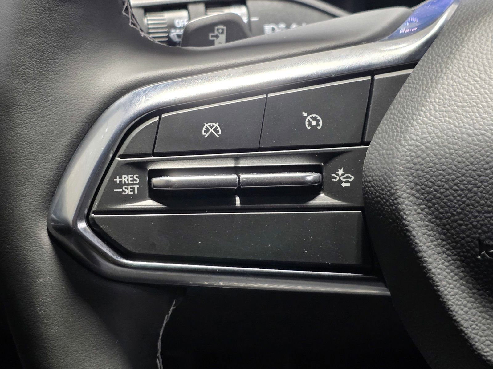 New 2026 Chevrolet Equinox EV LT image 32