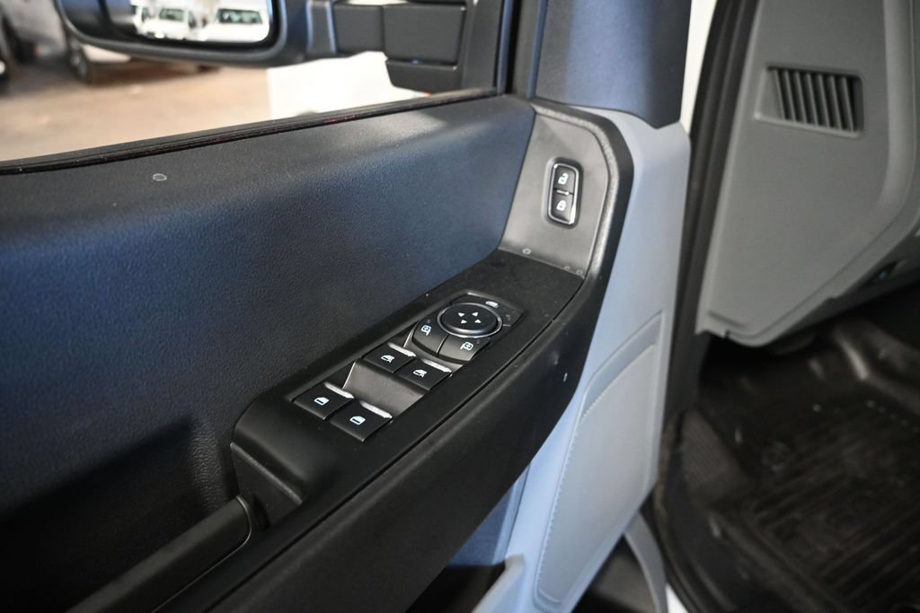 New 2026 Ford F550 4x4 Supercab Super Duty image 13