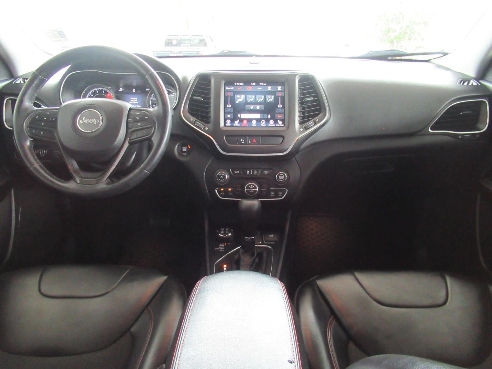 Used 2019 Jeep Cherokee Trailhawk w/ Comfort/Convenience Group AWD/4WD image 13
