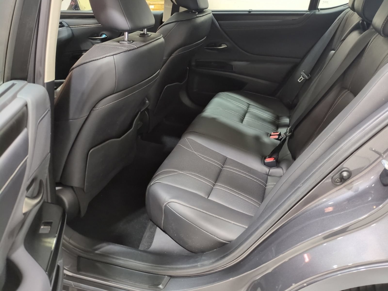 Used 2023 Lexus ES 350 Ultra Luxury w/ Accessory Package (Z1) FWD image 15