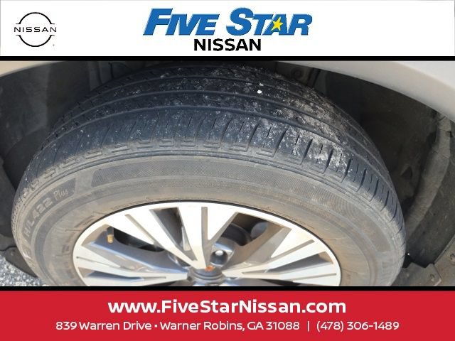 Used 2023 Nissan Rogue SV FWD image 12