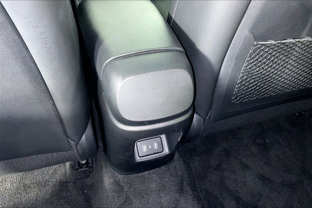 Used 2024 Hyundai Elantra Limited image 34