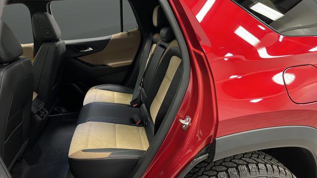 New 2026 Chevrolet Equinox ACTIV w/ Convenience Package III image 24