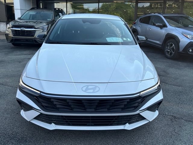 Used 2025 Hyundai Elantra SEL FWD image 8