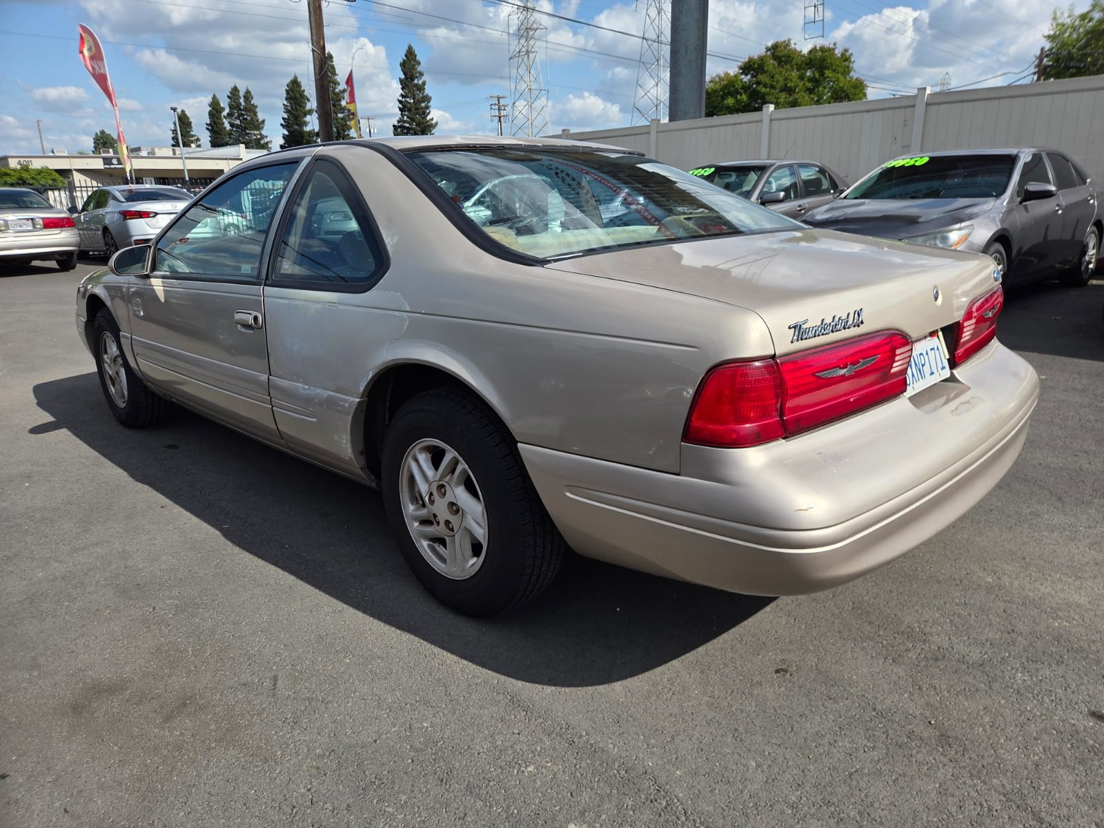 Used 1997 Ford Thunderbird LX RWD image 2